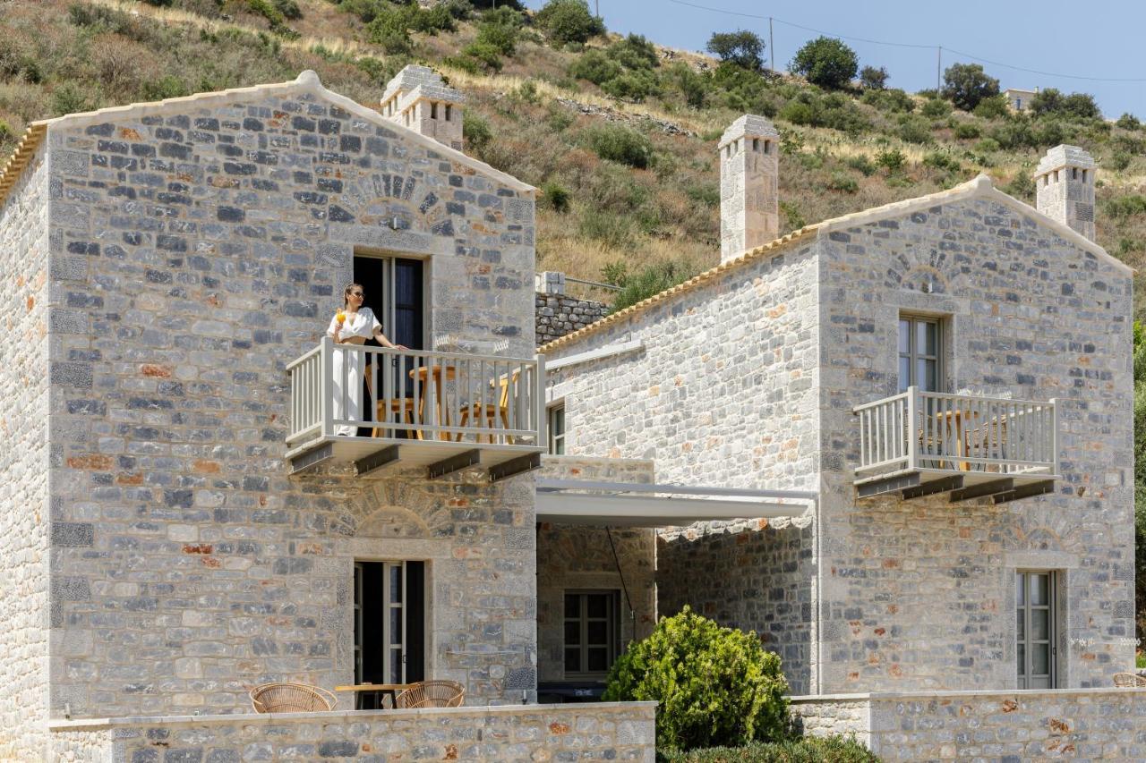 Trapela Limeni Luxury Suites Exterior foto