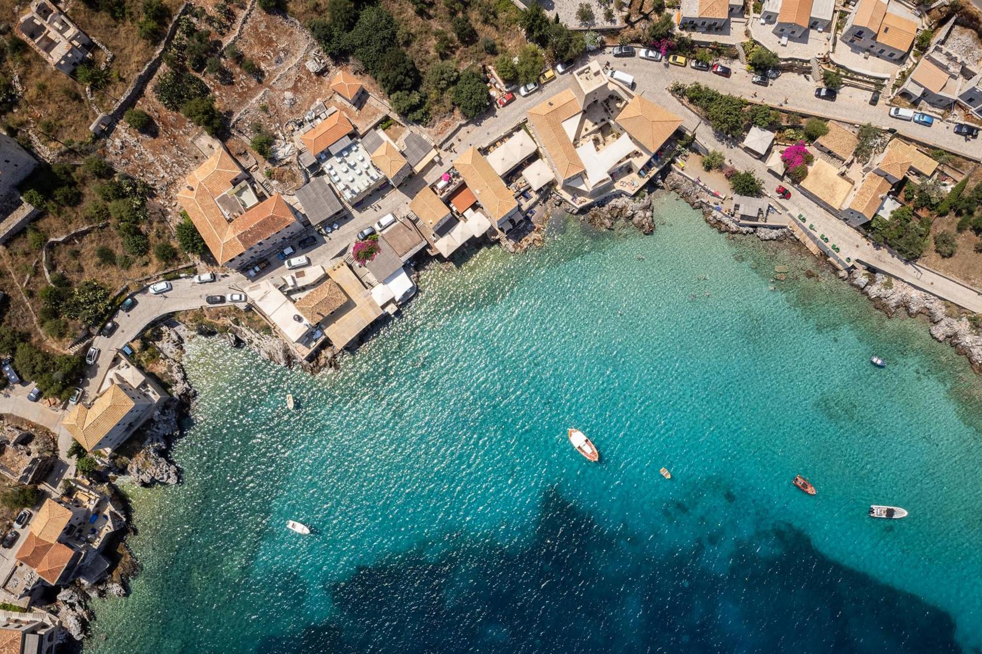 Trapela Limeni Luxury Suites Exterior foto