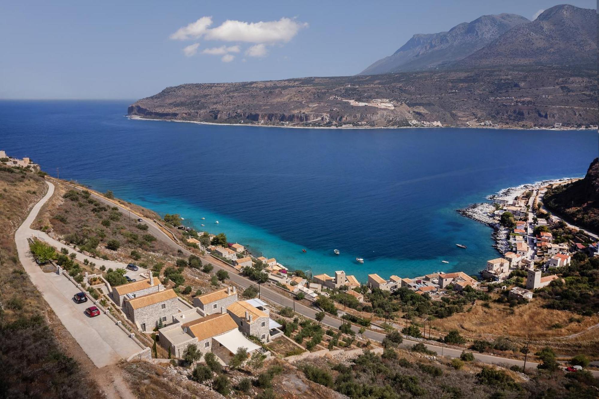 Trapela Limeni Luxury Suites Exterior foto