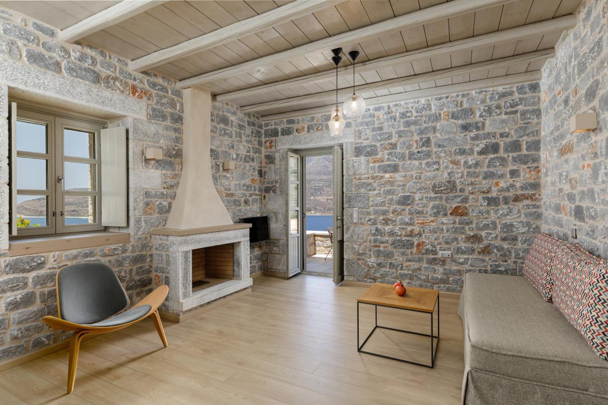 Trapela Limeni Luxury Suites Exterior foto