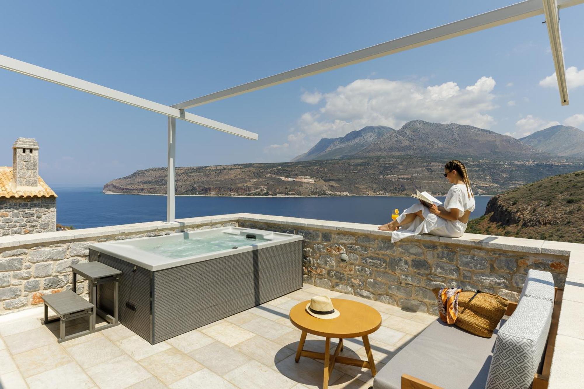 Trapela Limeni Luxury Suites Zimmer foto